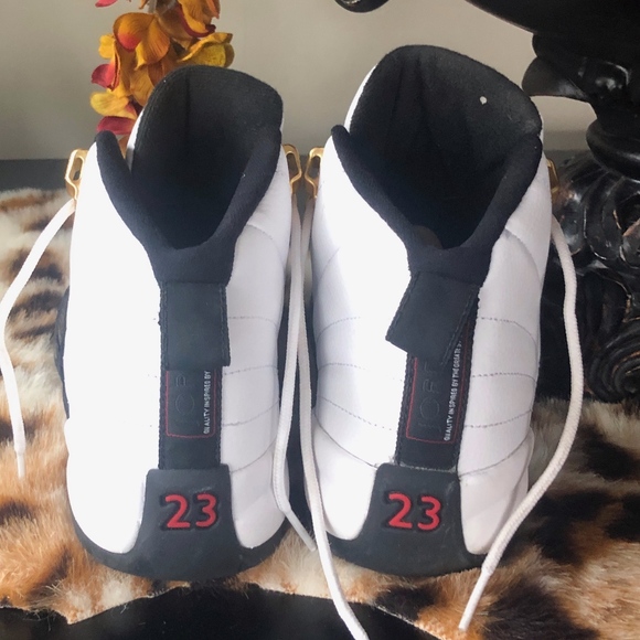 AIR JORDAN 12 OG WHITE / BLACK / TAXI - Picture 4 of 6